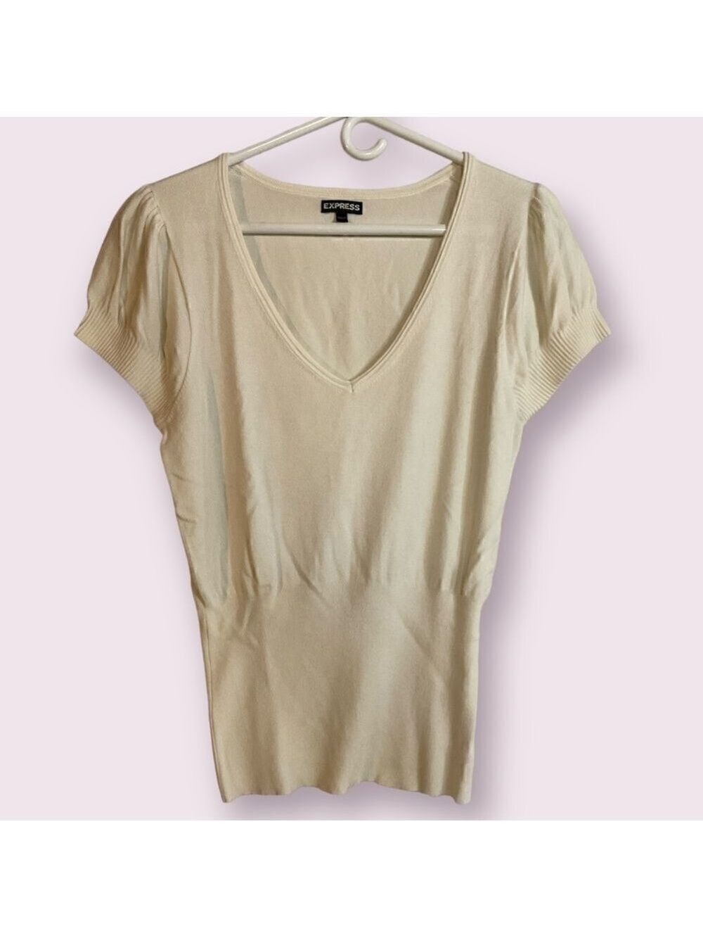 Express V Neck Short Sleeve Banded Bottom Large